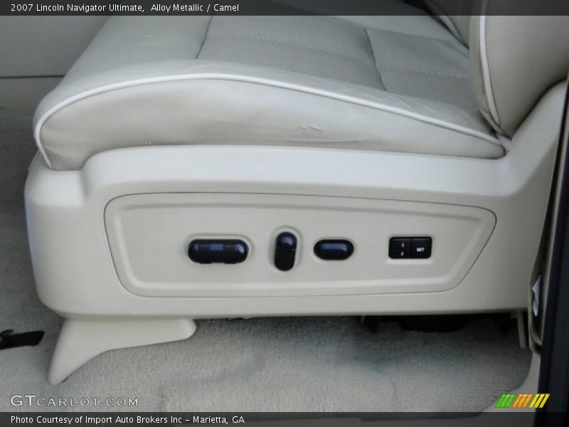 Alloy Metallic / Camel 2007 Lincoln Navigator Ultimate