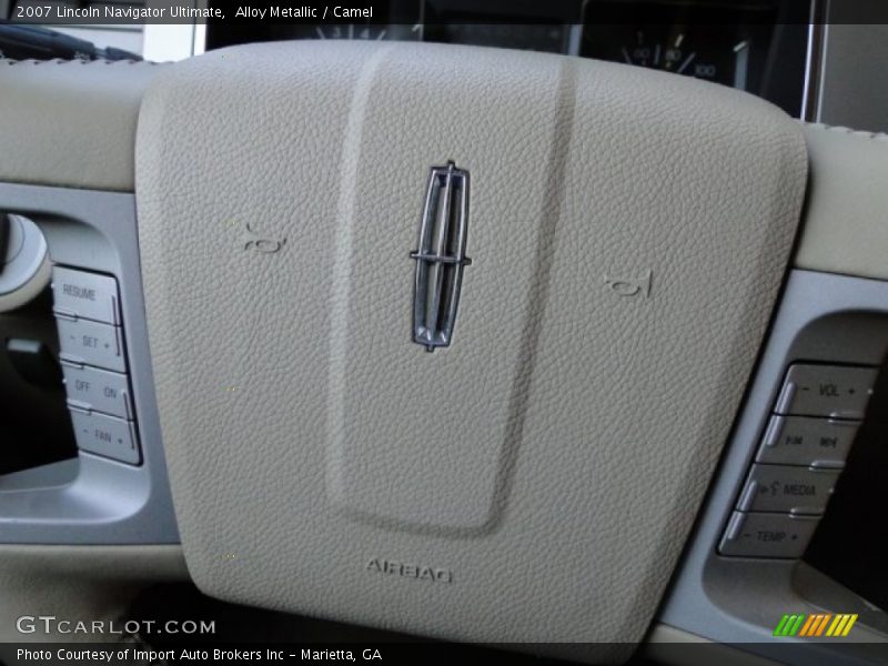 Alloy Metallic / Camel 2007 Lincoln Navigator Ultimate