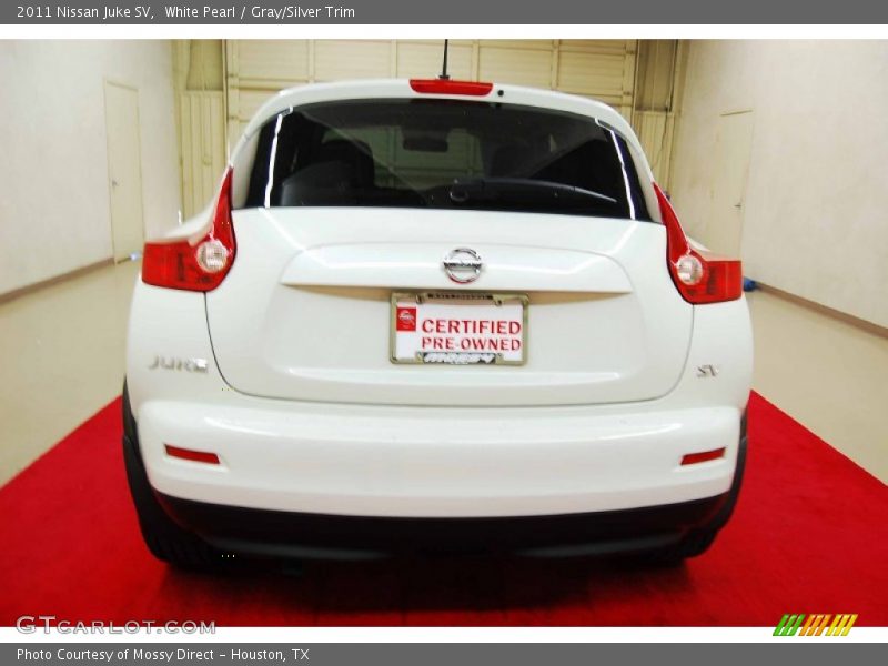 White Pearl / Gray/Silver Trim 2011 Nissan Juke SV