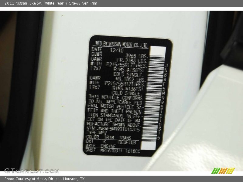 White Pearl / Gray/Silver Trim 2011 Nissan Juke SV