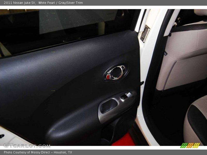 White Pearl / Gray/Silver Trim 2011 Nissan Juke SV