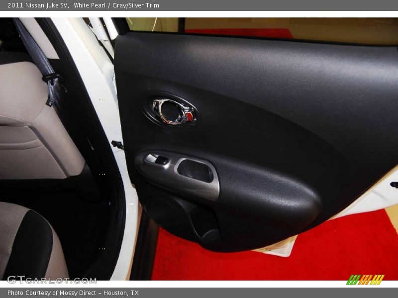 White Pearl / Gray/Silver Trim 2011 Nissan Juke SV