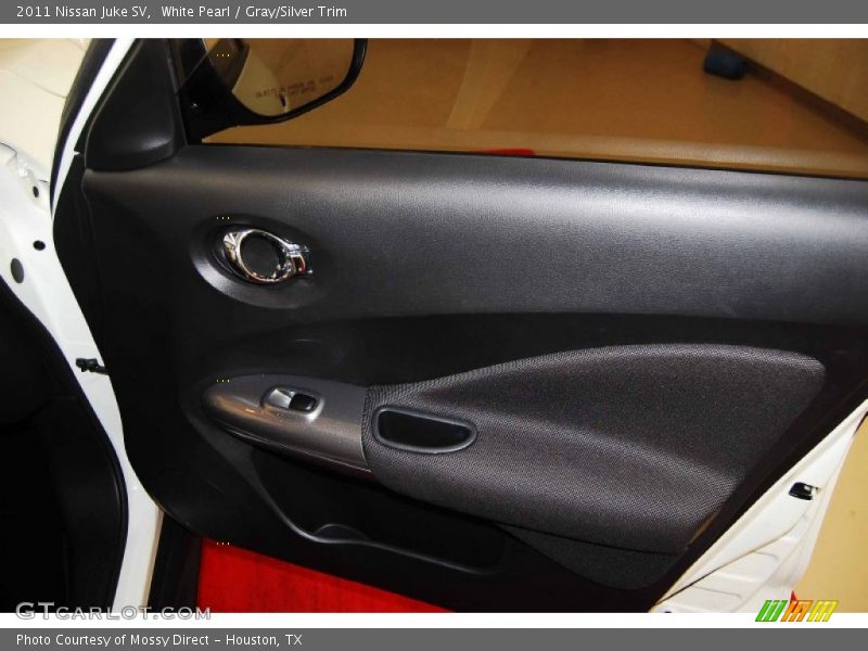 White Pearl / Gray/Silver Trim 2011 Nissan Juke SV