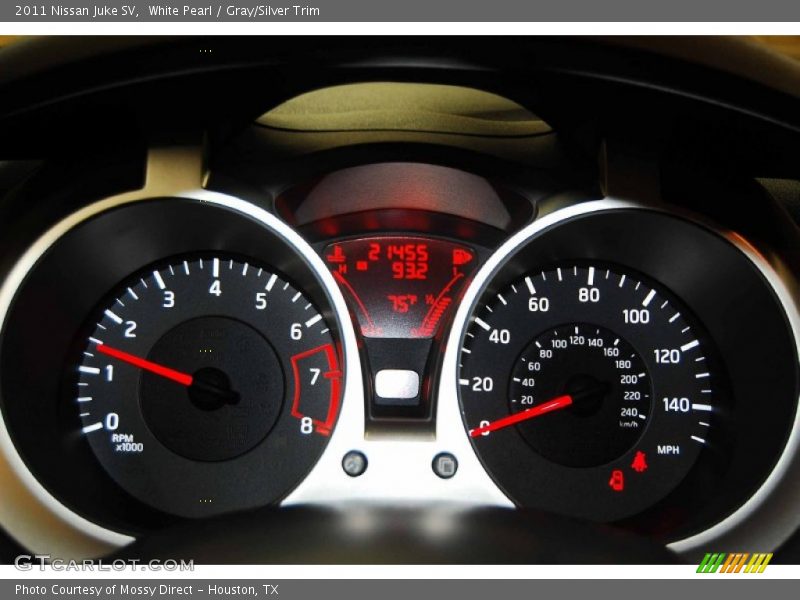 White Pearl / Gray/Silver Trim 2011 Nissan Juke SV