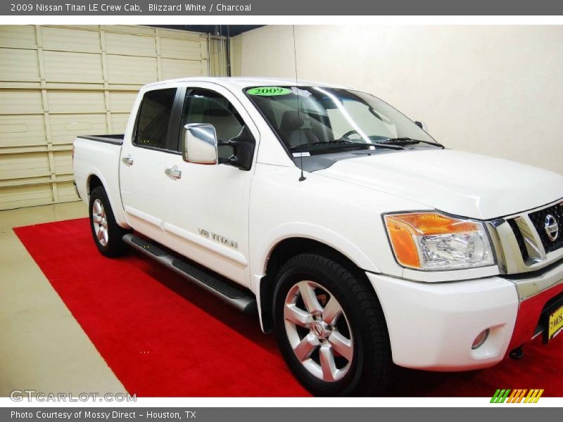 Blizzard White / Charcoal 2009 Nissan Titan LE Crew Cab