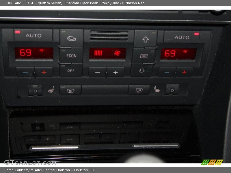 Controls of 2008 RS4 4.2 quattro Sedan