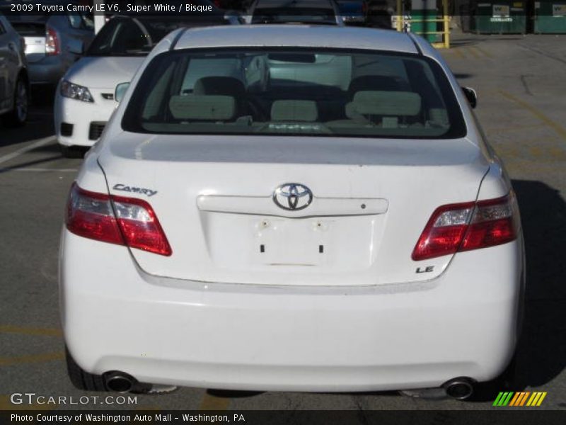 Super White / Bisque 2009 Toyota Camry LE V6