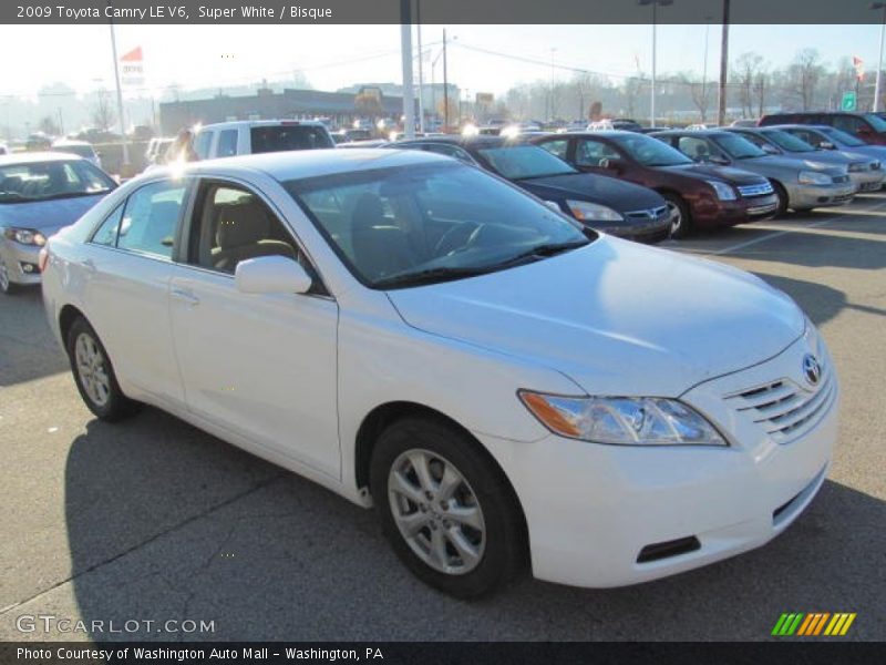 Super White / Bisque 2009 Toyota Camry LE V6