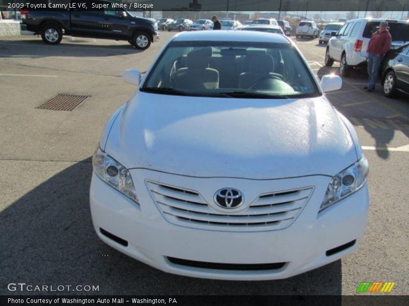 Super White / Bisque 2009 Toyota Camry LE V6