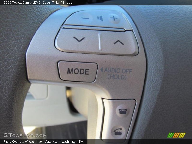 Super White / Bisque 2009 Toyota Camry LE V6