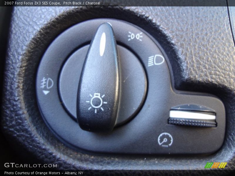 Controls of 2007 Focus ZX3 SES Coupe