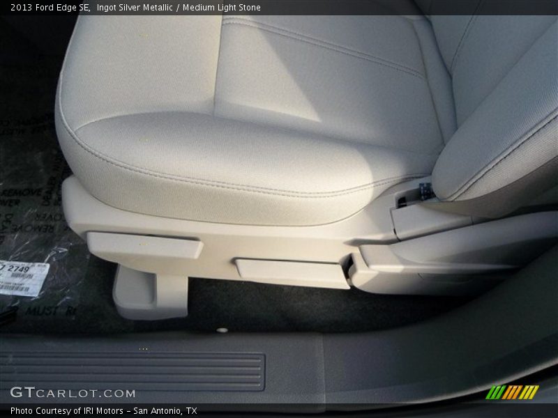 Ingot Silver Metallic / Medium Light Stone 2013 Ford Edge SE