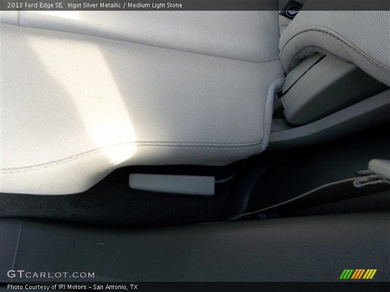 Ingot Silver Metallic / Medium Light Stone 2013 Ford Edge SE