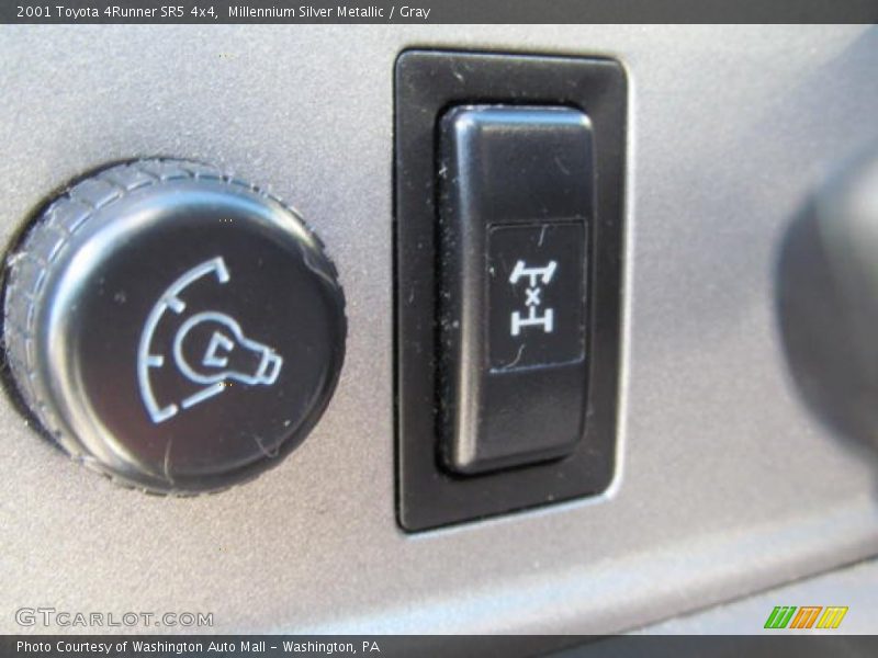 Millennium Silver Metallic / Gray 2001 Toyota 4Runner SR5 4x4