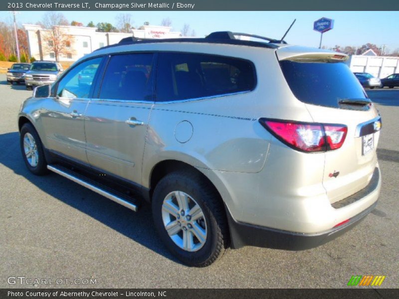 Champagne Silver Metallic / Ebony 2013 Chevrolet Traverse LT