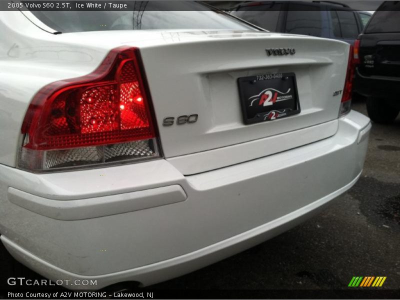 Ice White / Taupe 2005 Volvo S60 2.5T