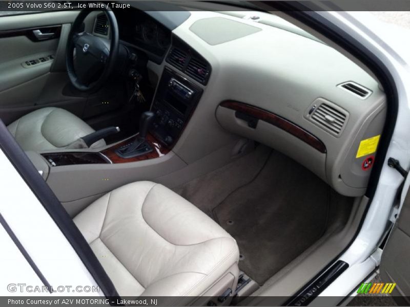 Ice White / Taupe 2005 Volvo S60 2.5T