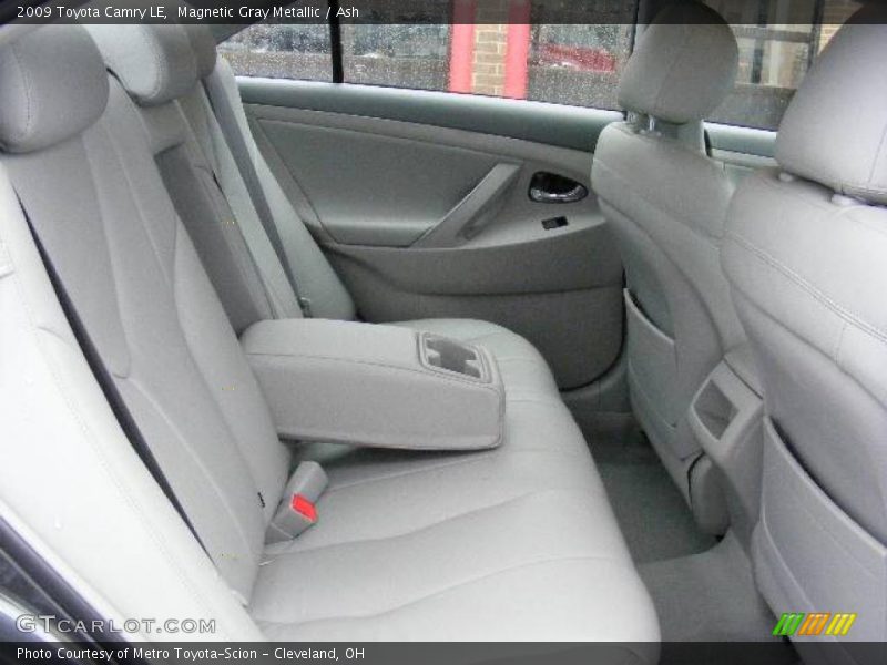 Magnetic Gray Metallic / Ash 2009 Toyota Camry LE