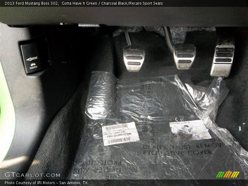 Controls of 2013 Mustang Boss 302