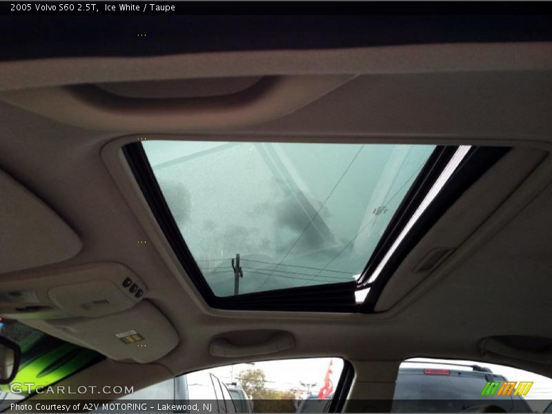 Ice White / Taupe 2005 Volvo S60 2.5T