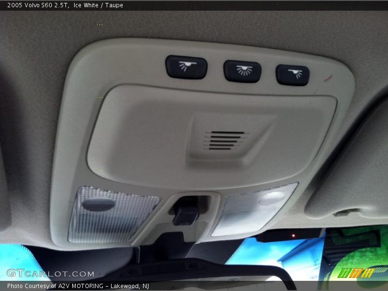 Ice White / Taupe 2005 Volvo S60 2.5T