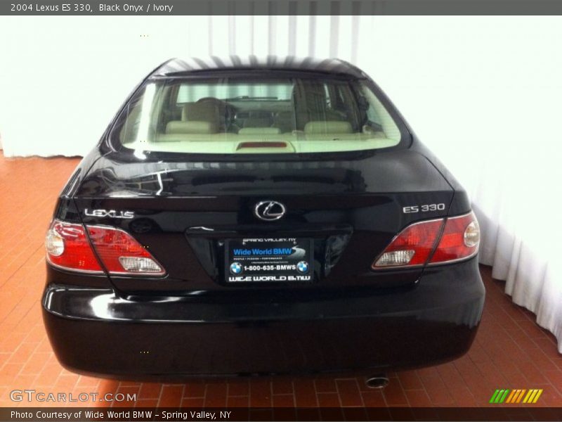 Black Onyx / Ivory 2004 Lexus ES 330
