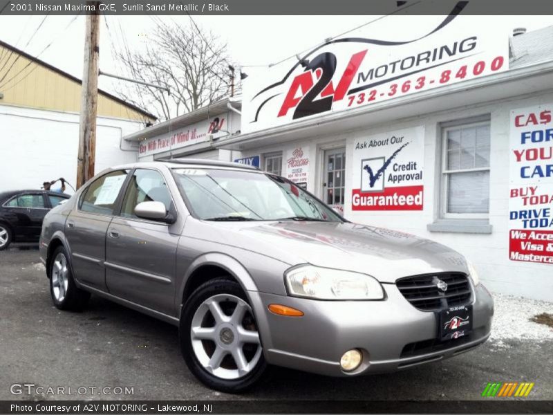 Sunlit Sand Metallic / Black 2001 Nissan Maxima GXE