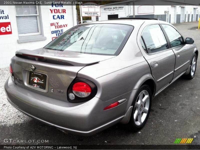 Sunlit Sand Metallic / Black 2001 Nissan Maxima GXE