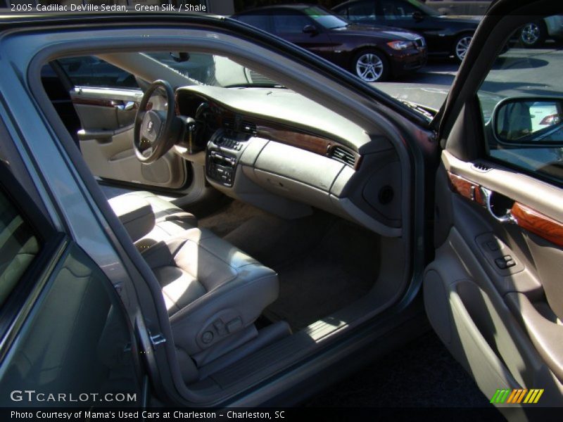 Green Silk / Shale 2005 Cadillac DeVille Sedan