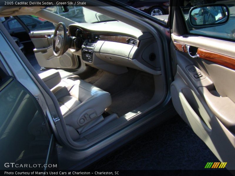 Green Silk / Shale 2005 Cadillac DeVille Sedan