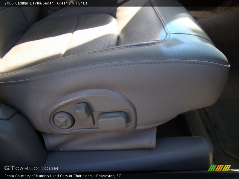 Green Silk / Shale 2005 Cadillac DeVille Sedan