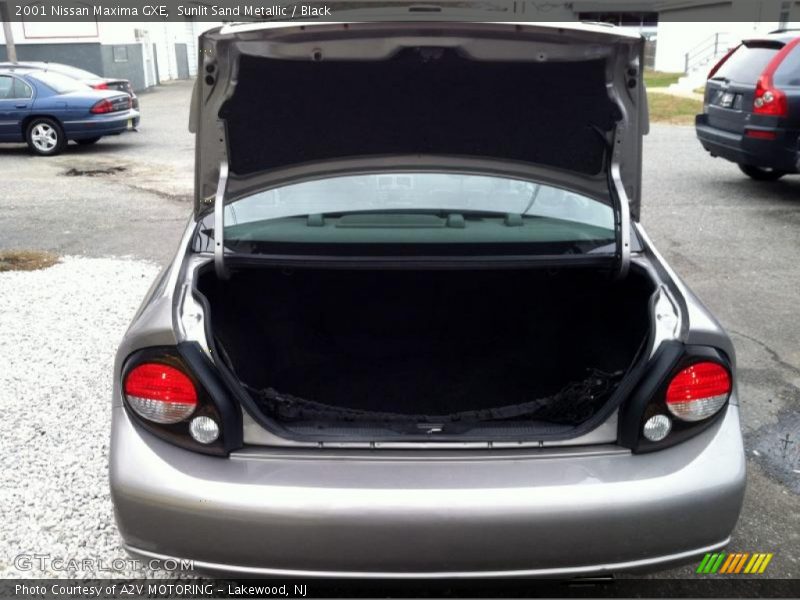 Sunlit Sand Metallic / Black 2001 Nissan Maxima GXE