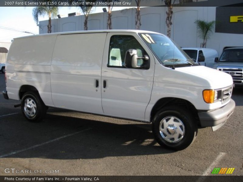 Oxford White / Medium Flint Grey 2007 Ford E Series Van E150 Cargo