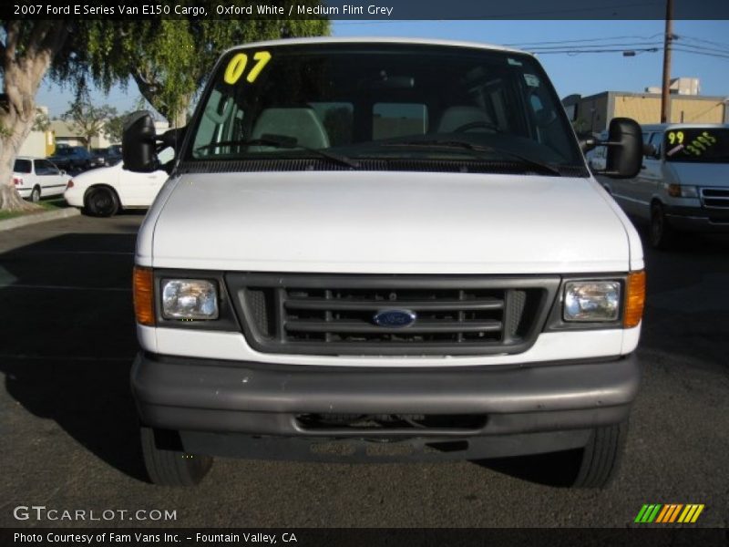 Oxford White / Medium Flint Grey 2007 Ford E Series Van E150 Cargo