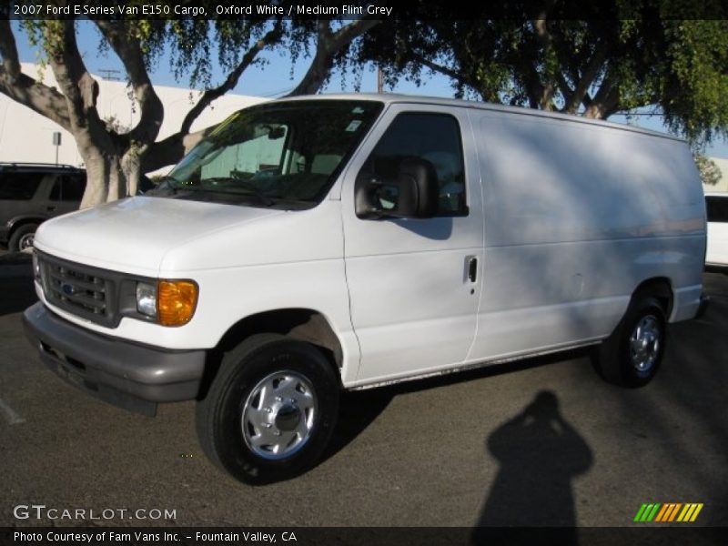 Oxford White / Medium Flint Grey 2007 Ford E Series Van E150 Cargo