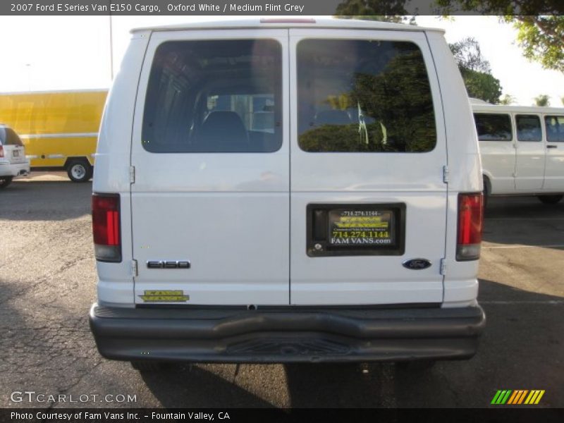 Oxford White / Medium Flint Grey 2007 Ford E Series Van E150 Cargo