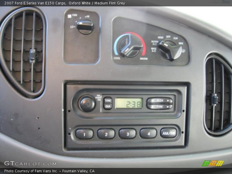 Oxford White / Medium Flint Grey 2007 Ford E Series Van E150 Cargo