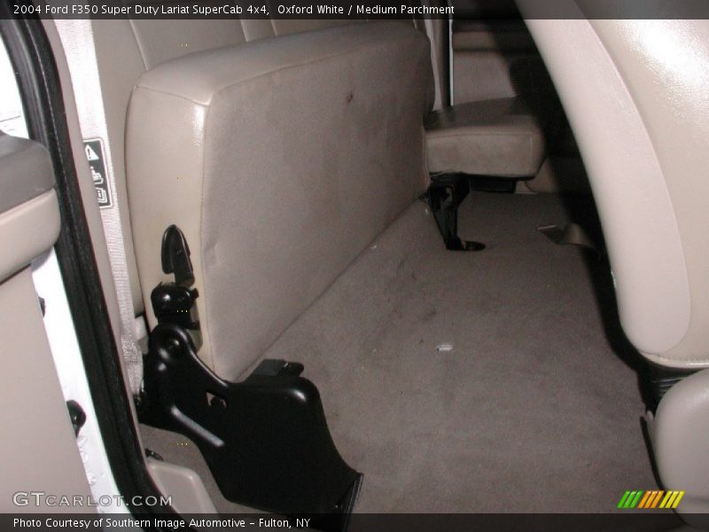 Oxford White / Medium Parchment 2004 Ford F350 Super Duty Lariat SuperCab 4x4