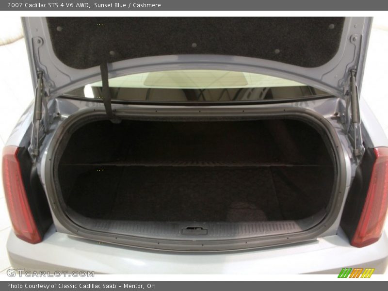  2007 STS 4 V6 AWD Trunk
