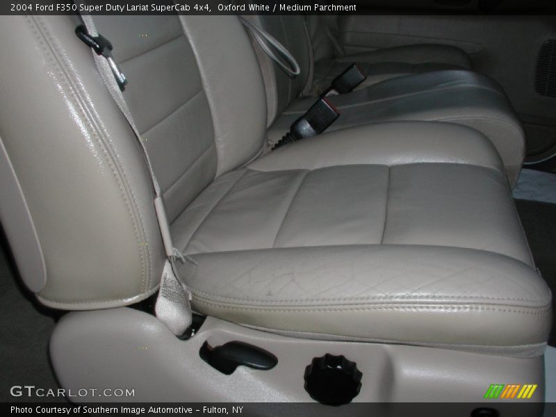 Oxford White / Medium Parchment 2004 Ford F350 Super Duty Lariat SuperCab 4x4