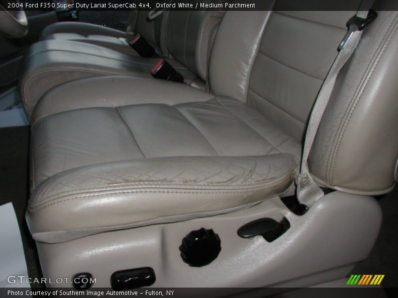 Oxford White / Medium Parchment 2004 Ford F350 Super Duty Lariat SuperCab 4x4