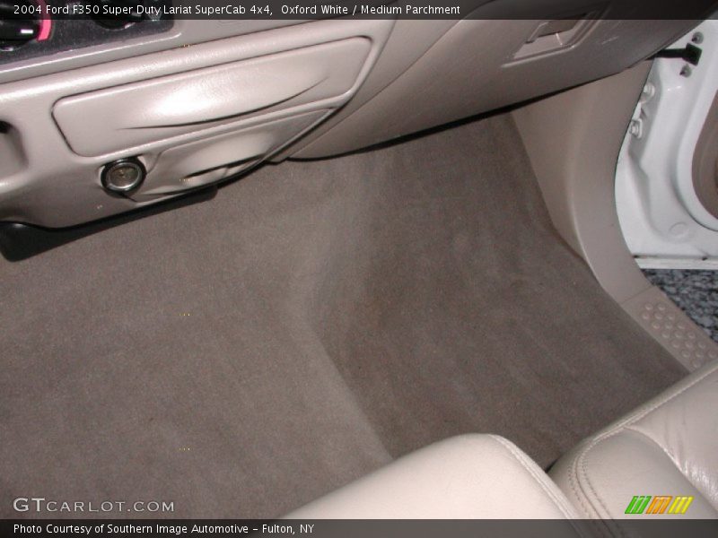 Oxford White / Medium Parchment 2004 Ford F350 Super Duty Lariat SuperCab 4x4