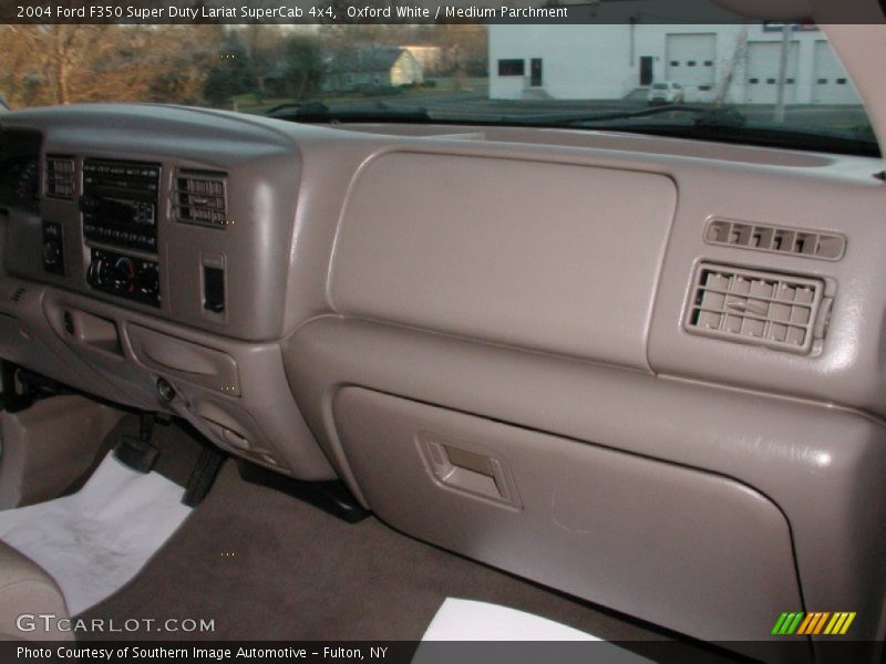 Oxford White / Medium Parchment 2004 Ford F350 Super Duty Lariat SuperCab 4x4