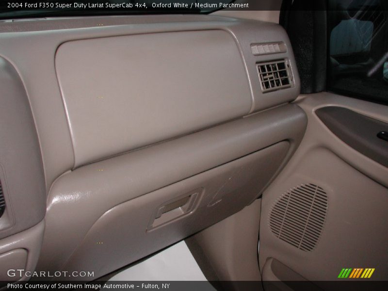 Oxford White / Medium Parchment 2004 Ford F350 Super Duty Lariat SuperCab 4x4