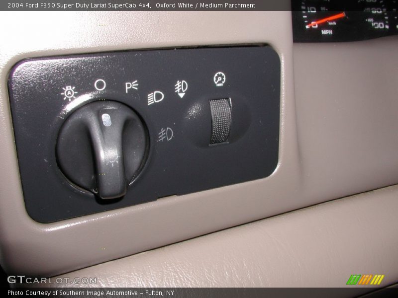 Oxford White / Medium Parchment 2004 Ford F350 Super Duty Lariat SuperCab 4x4