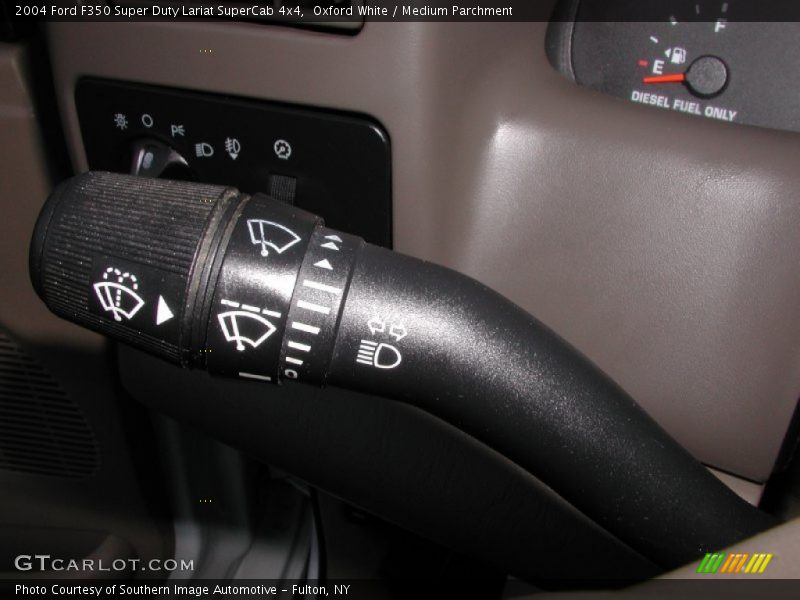 Oxford White / Medium Parchment 2004 Ford F350 Super Duty Lariat SuperCab 4x4