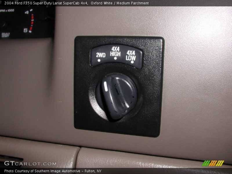 Oxford White / Medium Parchment 2004 Ford F350 Super Duty Lariat SuperCab 4x4