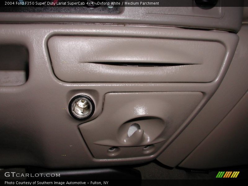 Oxford White / Medium Parchment 2004 Ford F350 Super Duty Lariat SuperCab 4x4