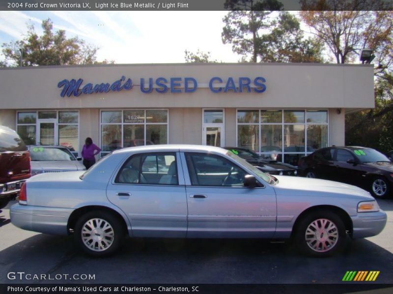 Light Ice Blue Metallic / Light Flint 2004 Ford Crown Victoria LX