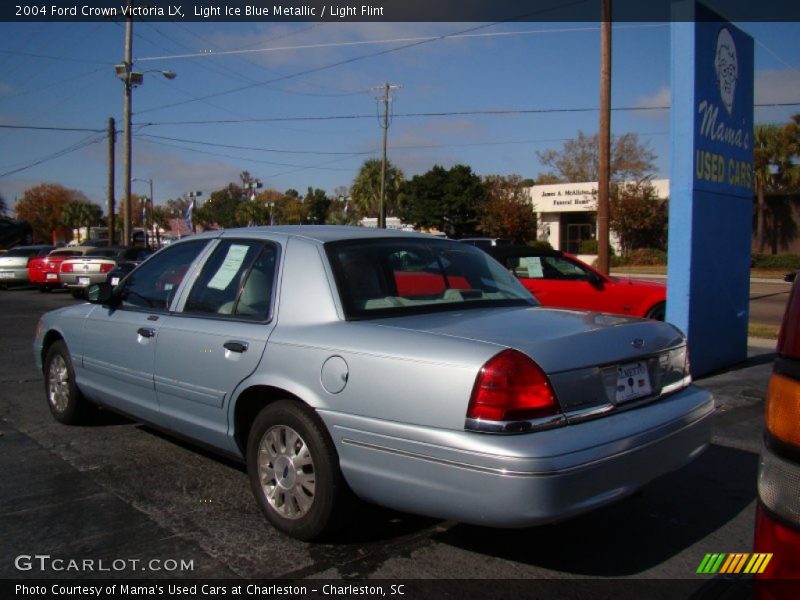 Light Ice Blue Metallic / Light Flint 2004 Ford Crown Victoria LX